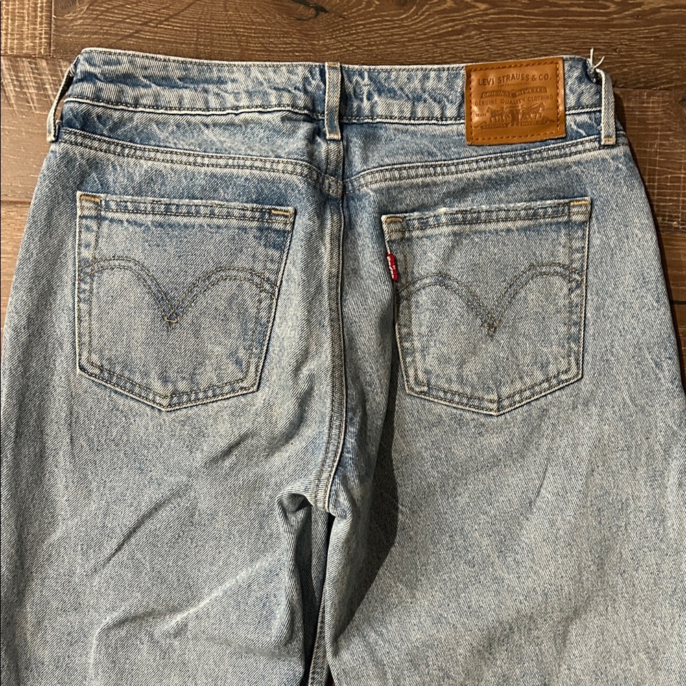 Levi’s Low Loose Women's Jeans - Picture 5 of 7